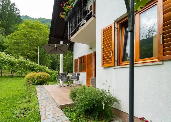 House Kajfes Brod na Kupi
