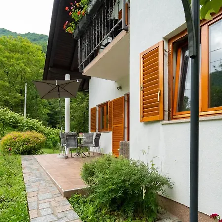 House Kajfes Brod na Kupi