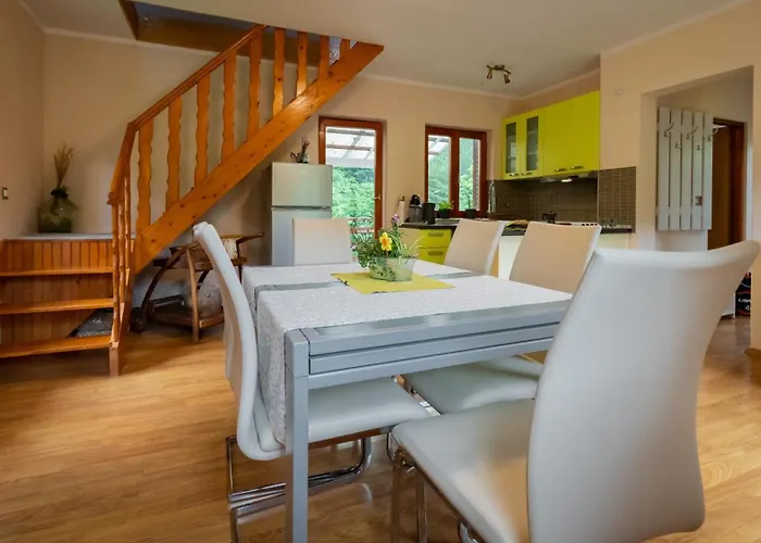 بيت للعطل House Kajfes *