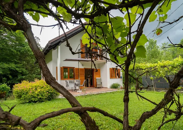 بيت للعطل House Kajfes Brod na Kupi